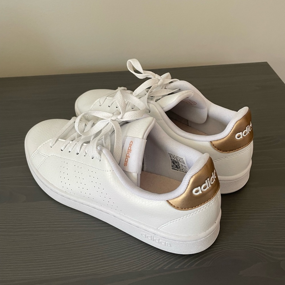 Adidas lifestyle sneaker. Women’s size 8 1/2.